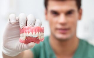Как быстро делается имплантация зубов?