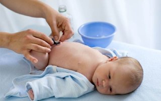 Правила обработки пупочной ранки: как не навредить новорожденному