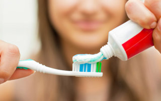 Можно ли лечить ожог зубной пастой и насколько это эффективно
