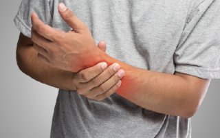 Резаная рана на руке: опасность и первая помощь