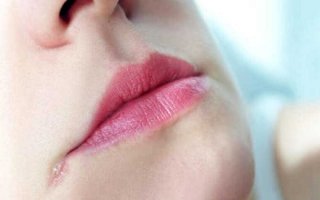 Причины появления и способы лечения ранок в уголках рта