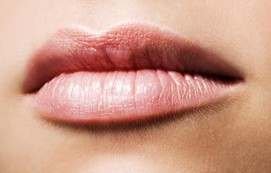 губы женщины